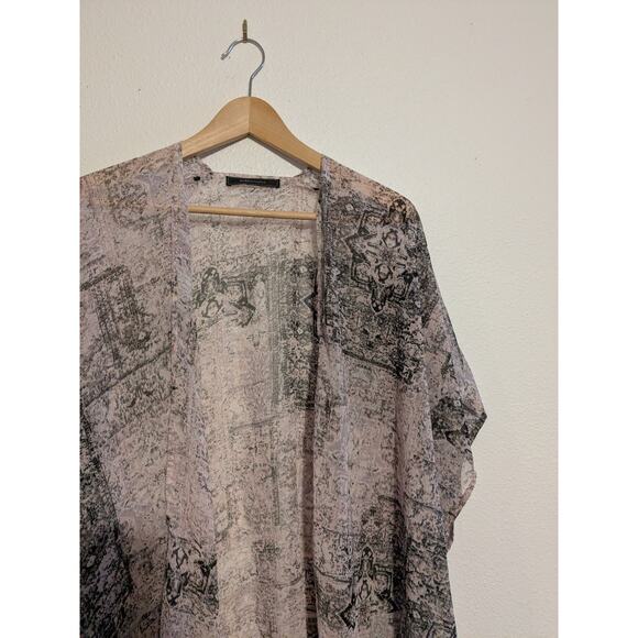 BCBGMaxazaria pink and black patterned Kimono - Picture 3 of 5